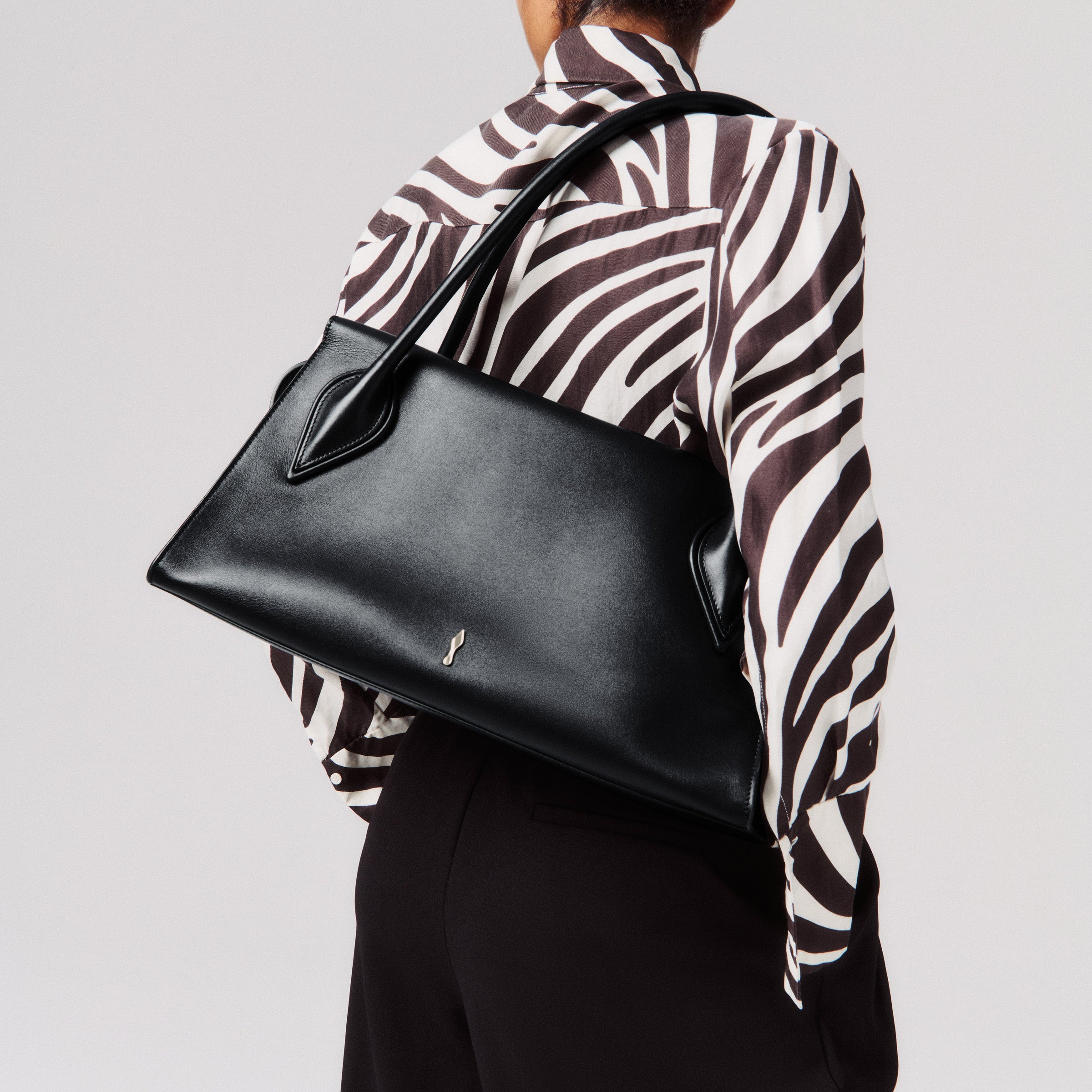 Christian Louboutin Venus Medium Women Bags | Color Black